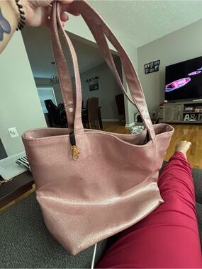 Makeup junkie light pink glitter daykeeper